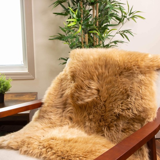 Super Area Rugs Honey Brown Sheepskin Rug Genuine Single 2x3ft Pelt Fluffy Fur Seat Cushion and Chair Cover